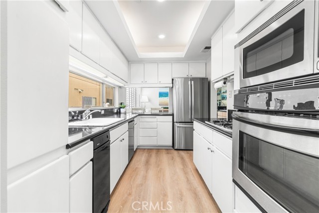 Detail Gallery Image 16 of 47 For 1927 Glendon #301,  Los Angeles,  CA 90025 - 2 Beds | 2 Baths