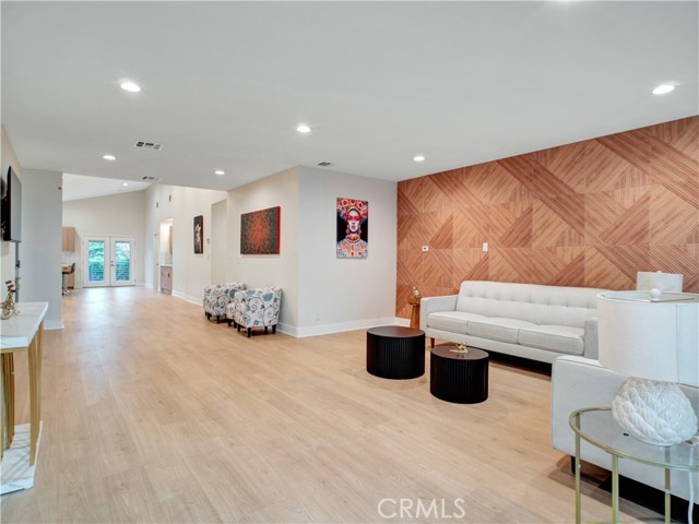 Detail Gallery Image 3 of 32 For 17961 Martha Street, Encino,  CA 91316 - 4 Beds | 3 Baths