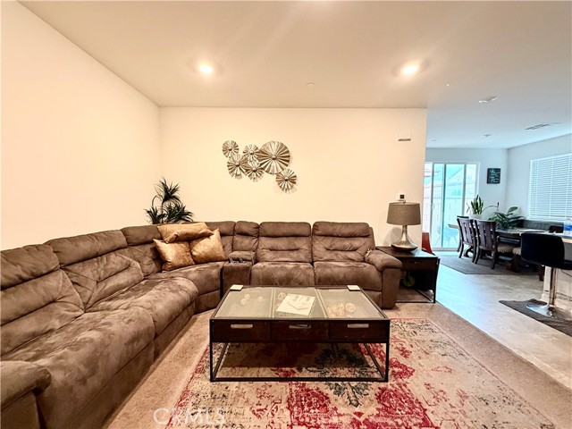 16584 Poppy Seed Ln, Fontana CA: https://media.crmls.org/medias/0af21ab8-98ba-462d-8ac7-14200c92fe4c.jpg