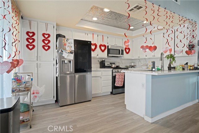 Detail Gallery Image 14 of 34 For 15634 via Cartagena, Hesperia,  CA 92345 - 3 Beds | 2 Baths