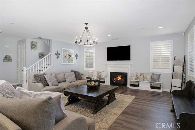 Detail Gallery Image 10 of 44 For 17183 Compass Dr, Riverside,  CA 92503 - 5 Beds | 4/1 Baths
