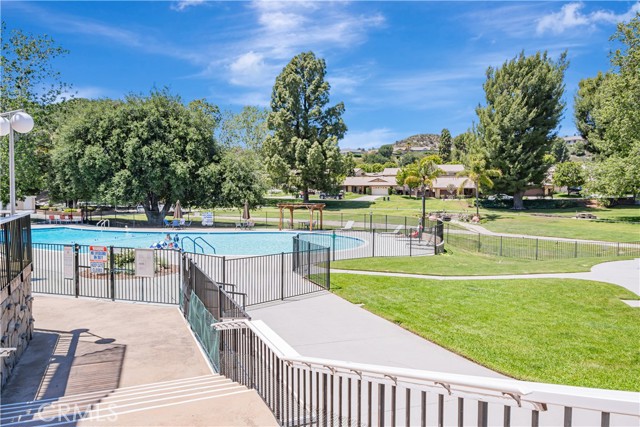Detail Gallery Image 34 of 48 For 19223 Avenue of the Oaks #D,  Newhall,  CA 91321 - 2 Beds | 1 Baths