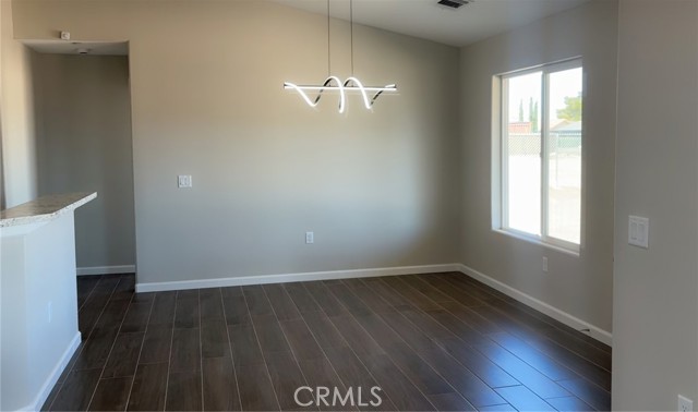 Detail Gallery Image 11 of 34 For 17995 Seaforth St, Hesperia,  CA 92345 - 4 Beds | 2/1 Baths