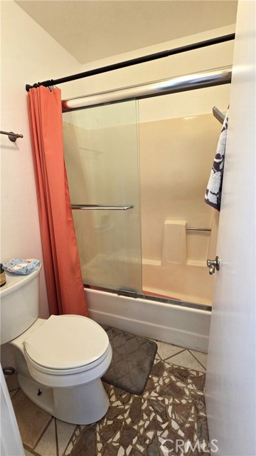 Detail Gallery Image 12 of 17 For 27657 Ironstone Dr #2,  Canyon Country,  CA 91387 - 2 Beds | 2/1 Baths