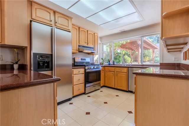 Detail Gallery Image 15 of 47 For 10116 Viking, Northridge,  CA 91324 - 3 Beds | 2 Baths