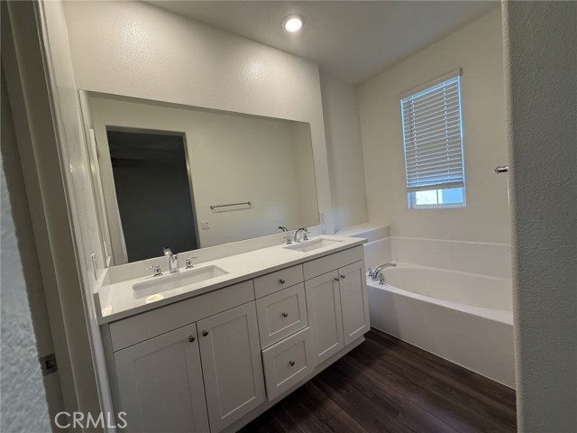 14527 Sienna Place, Eastvale CA: https://media.crmls.org/medias/0af48e96-08b2-49a0-953f-5d386dd772ea.jpg