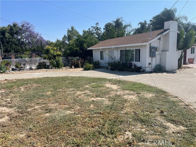 11818 Yorba Avenue, Chino CA: https://media.crmls.org/medias/0af4a79b-0e73-4369-b5ea-52ea1ce6b194.jpg