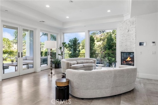 Detail Gallery Image 51 of 65 For 9484 Gloaming Dr, Beverly Hills,  CA 90210 - 4 Beds | 4 Baths