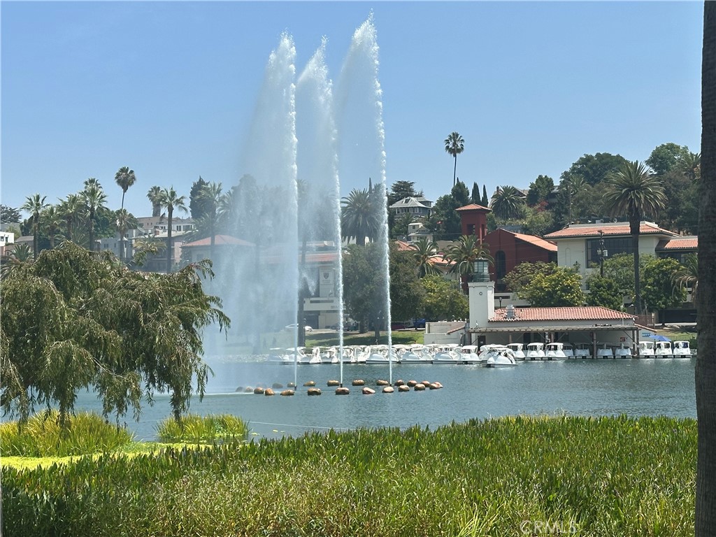 https://media.crmls.org/medias/0af4e5e3-72d0-402c-94ca-8034a40700c9.jpg?preset=X-Large