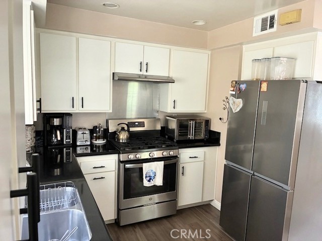 Detail Gallery Image 17 of 54 For 2249 Montrose Ave #7,  Montrose,  CA 91020 - 3 Beds | 2/1 Baths