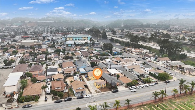 Detail Gallery Image 3 of 22 For 4339 E 1st, East Los Angeles,  CA 90022 - 3 Beds | 3 Baths