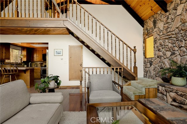 28645 Shenandoah Drive, Lake Arrowhead CA: https://media.crmls.org/medias/0af59168-280b-4753-96d0-228e1edb8d7c.jpg