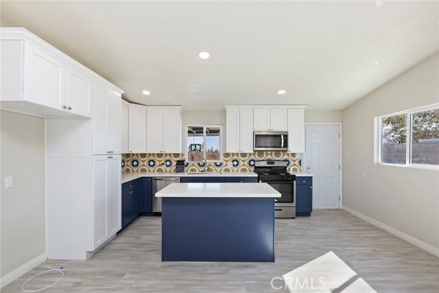 Detail Gallery Image 14 of 27 For 5951 Rose Ellen Ave, Twentynine Palms,  CA 92277 - 3 Beds | 2 Baths