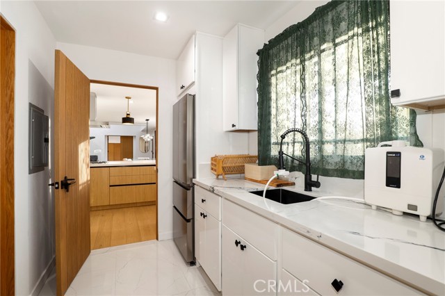 Detail Gallery Image 17 of 47 For 9742 Farralone, Chatsworth,  CA 91311 - 4 Beds | 3/1 Baths