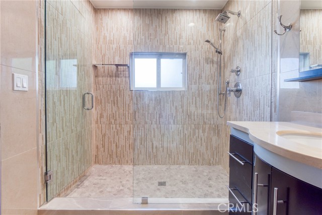 Detail Gallery Image 19 of 52 For 7796 Skyhill Drive, Los Angeles,  CA 90068 - 5 Beds | 3 Baths