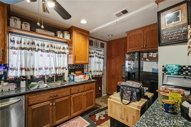 Detail Gallery Image 14 of 19 For 11016 S, Van Ness, Los Angeles,  CA 90047 - 3 Beds | 2 Baths