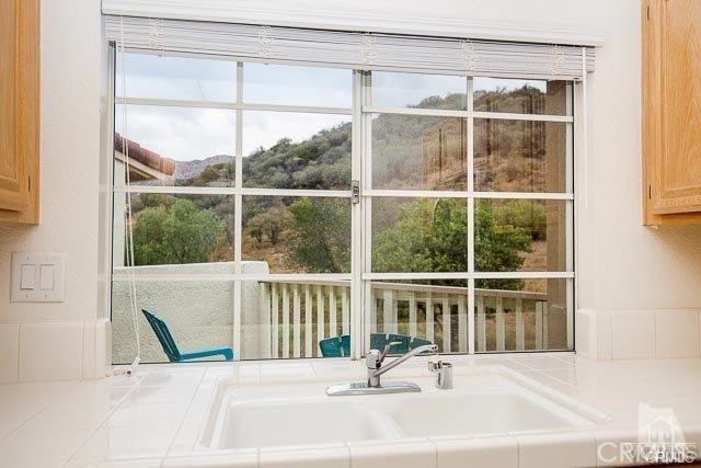 5805 Oak Bend Lane, Oak Park CA: https://media.crmls.org/medias/0af6d5f2-3d2e-415e-b27c-b9bf307c2c4c.jpg