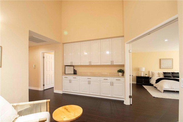 12860 Charlwood Street, Cerritos CA: https://media.crmls.org/medias/0af72985-1cf3-4038-a5f6-6a39d21a5c20.jpg