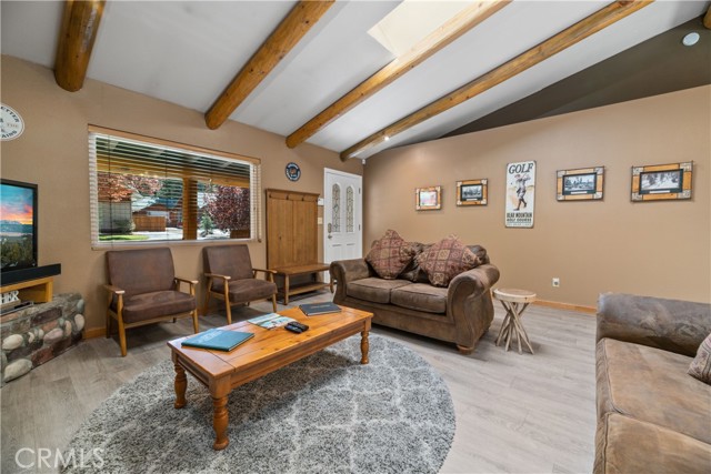 Detail Gallery Image 10 of 40 For 42106 Snowmass Ln, Big Bear Lake,  CA 92315 - 3 Beds | 2 Baths