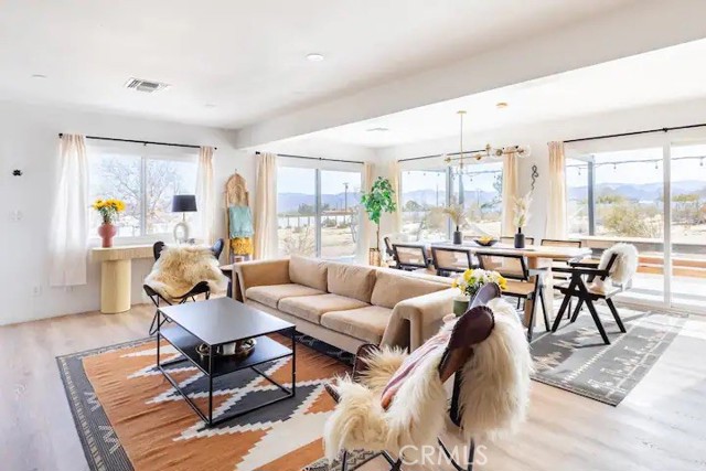 4044 Polaris Avenue, Joshua Tree CA: https://media.crmls.org/medias/0af8cdfd-a588-4ced-80fa-d87319725f67.jpg