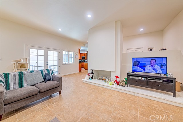 26 Seton, Irvine CA: https://media.crmls.org/medias/0af92635-4bc6-48b0-9482-d23a263147ef.jpg