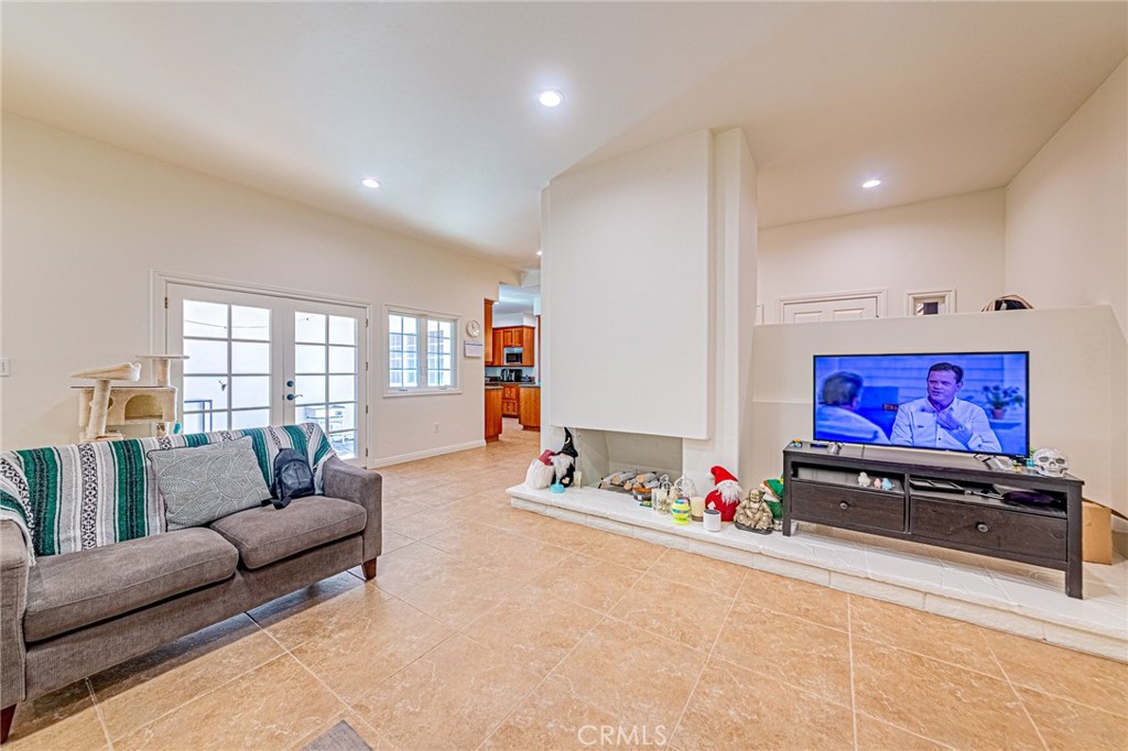 MLS #OC25275814 image #8