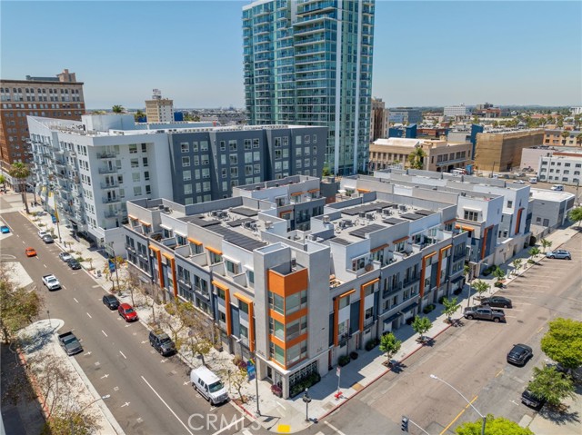 225 Elm Avenue, Long Beach CA: https://media.crmls.org/medias/0af92953-8ba4-4558-9365-2b642ac642a0.jpg
