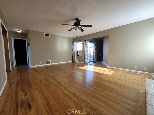 34726 Pecan Avenue, Yucaipa CA: https://media.crmls.org/medias/0af95b6a-2761-4ec6-a70e-2d9f2b6a08e7.jpg