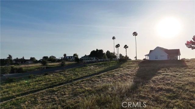Detail Gallery Image 3 of 8 For 1940 Grey Rabbit Hollow Ln, Fallbrook,  CA 92028 - – Beds | – Baths