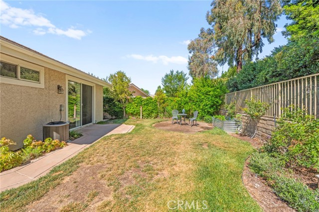 27054 Riversbridge Way, Valencia CA: https://media.crmls.org/medias/0afa8631-09b0-489e-9b09-39939e6d3387.jpg