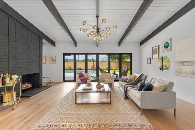 24201 Caris Street, Woodland Hills CA: https://media.crmls.org/medias/0afacb77-951d-4b4b-88ae-0191806144d0.jpg