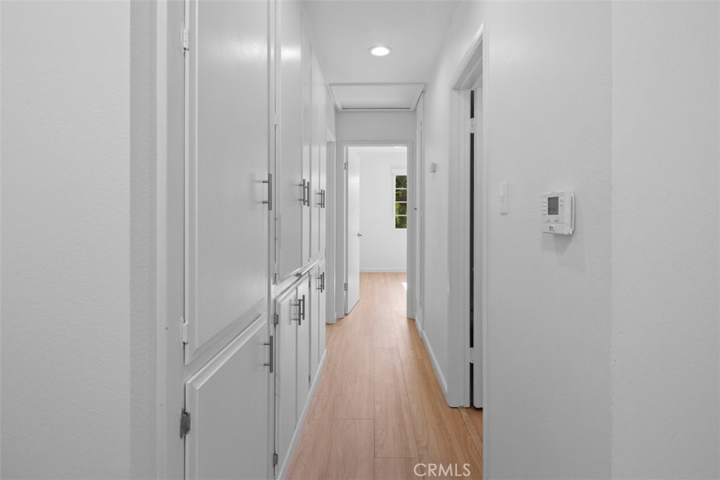 https://media.crmls.org/medias/0afb33a9-3f5d-4187-abb8-594a84da7c1a.jpg?preset=X-Large