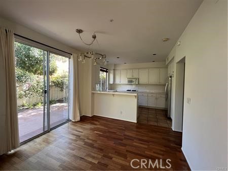 https://media.crmls.org/medias/0afb39b8-9902-4e16-9fcc-a928b6908312.jpg?preset=X-Large