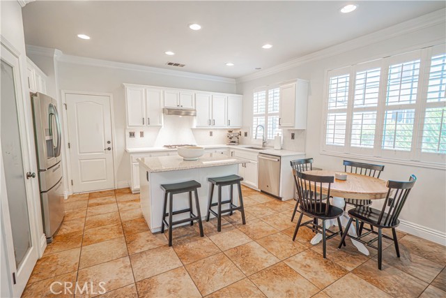 25351 Playa Serena Drive, Valencia CA: https://media.crmls.org/medias/0afb3f53-83d1-4bfc-8b31-bef5dc316863.jpg
