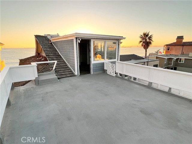 6807 Seaside Walk, Long Beach, California 90803, ,Multi-Family,For Sale,Seaside,SB23230562