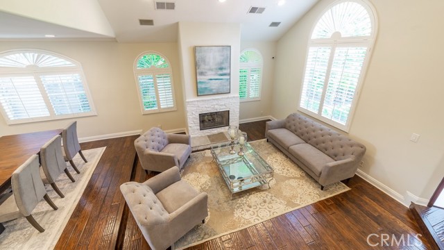 Detail Gallery Image 12 of 50 For 4461 Stern Ave, Sherman Oaks,  CA 91423 - 5 Beds | 4/1 Baths