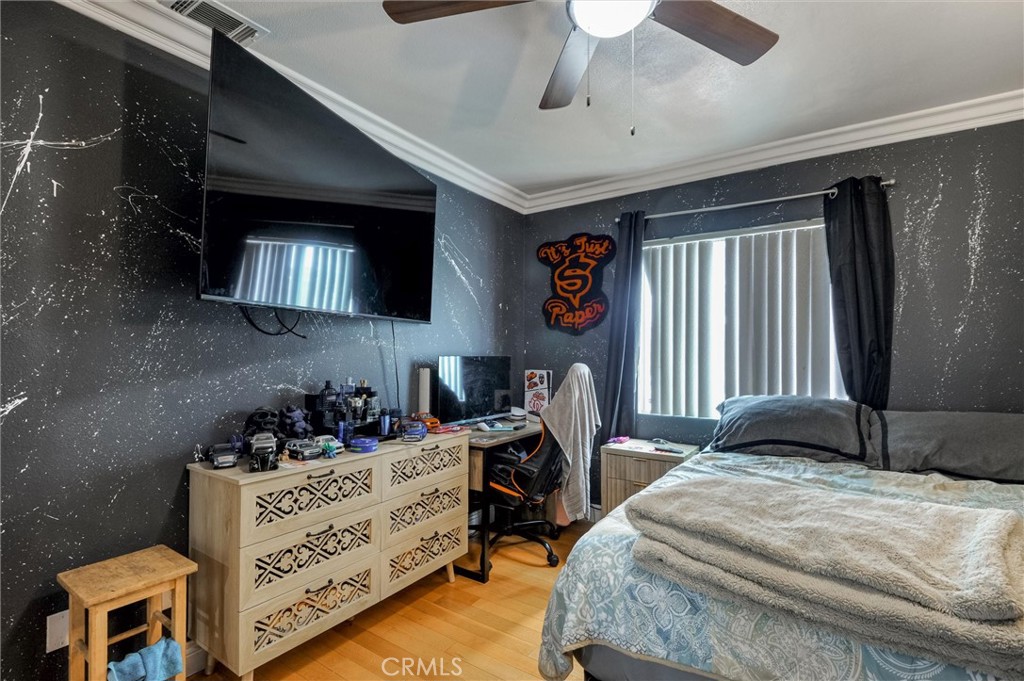 https://media.crmls.org/medias/0afedb74-f965-4dc7-b897-0fb83dc87d85.jpg?preset=X-Large