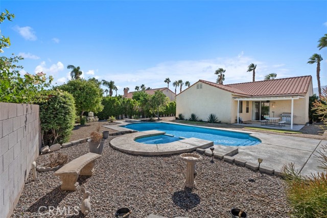 68262 Pasada Road, Cathedral City CA: https://media.crmls.org/medias/0aff1275-7200-4c16-a80f-05d81de7eb7f.jpg