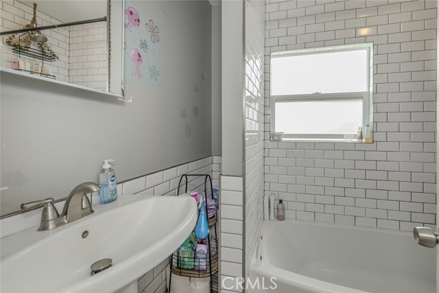 3632 W 59th Street, Los Angeles CA: https://media.crmls.org/medias/0aff34a4-d048-406e-83c3-58eeba3ad026.jpg