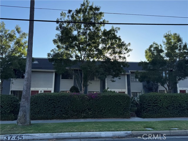 45 Harkness Avenue, Pasadena CA: https://media.crmls.org/medias/0aff47ed-6408-4428-8f8c-6a2e969cf272.jpg