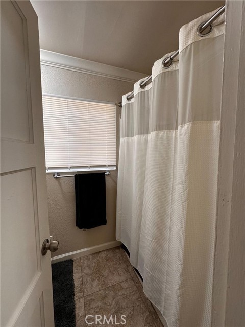 Detail Gallery Image 10 of 14 For 710 E Ivy St, Hanford,  CA 93230 - 2 Beds | 1 Baths