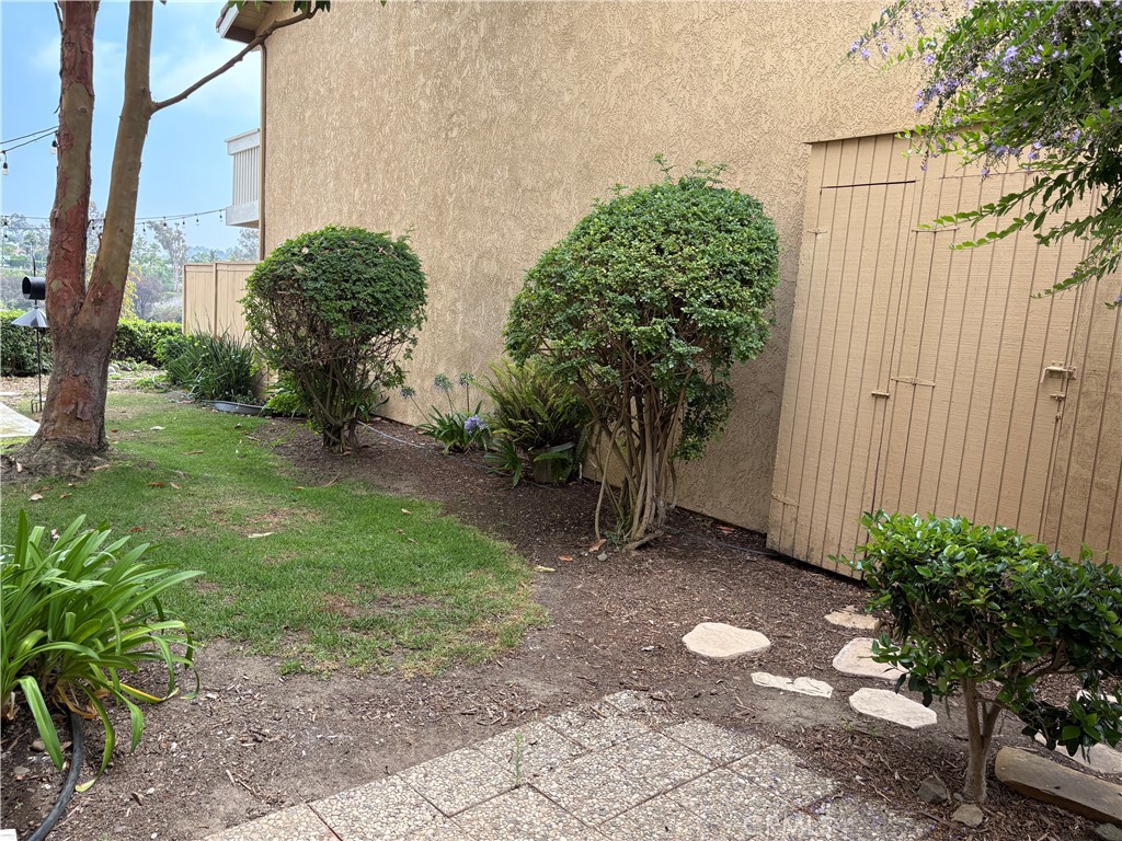 https://media.crmls.org/medias/0affa87d-3422-45de-adc4-e8c3da3115ac.jpg?preset=X-Large