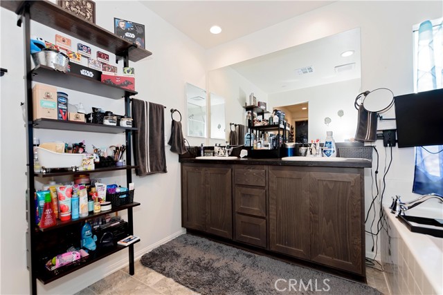 Detail Gallery Image 23 of 38 For 3013 via Bella Rosa, Rosamond,  CA 93560 - 4 Beds | 3 Baths