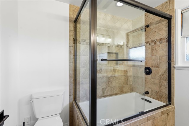 Detail Gallery Image 22 of 35 For 9207 Whitaker Ave, Northridge,  CA 91343 - 4 Beds | 2 Baths
