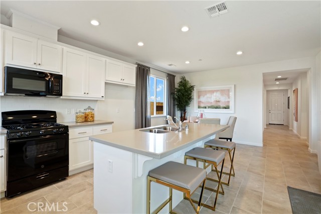 Detail Gallery Image 3 of 6 For 4671 Irma Dr, Merced,  CA 95348 - 3 Beds | 2 Baths