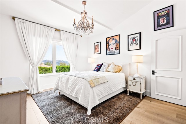 23477 Park Colombo, Calabasas CA: https://media.crmls.org/medias/0b000c4a-503c-47b2-b89e-a00ad4e00b6f.jpg