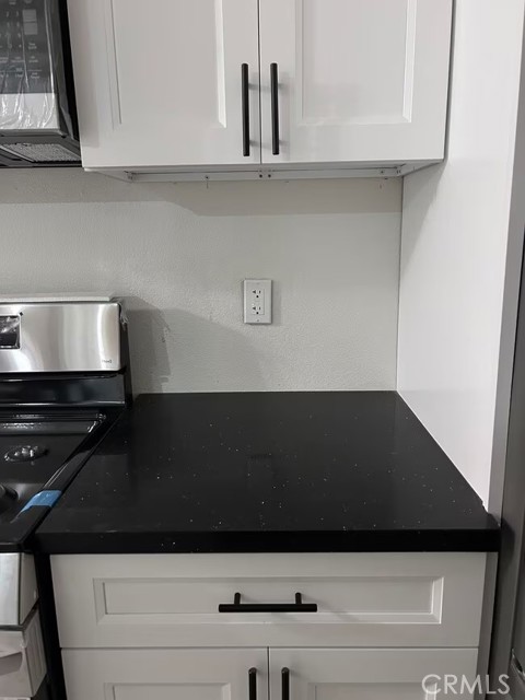 Detail Gallery Image 5 of 26 For 3219 Colorado, Santa Monica,  CA 90404 - 2 Beds | 2 Baths