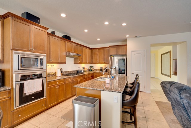 Detail Gallery Image 6 of 27 For 865 Volande Ct, Perris,  CA 92571 - 4 Beds | 3 Baths