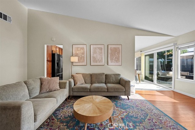 1643 Melody Circle, Corona CA: https://media.crmls.org/medias/0b011d99-d6d1-4637-a267-ba0720d45a80.jpg