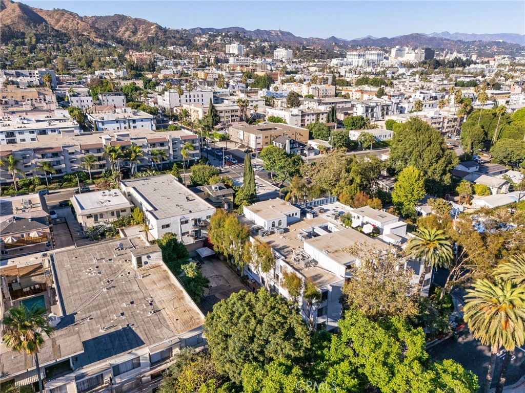 https://media.crmls.org/medias/0b01592f-921d-4194-a602-3789b0db6951.jpg?preset=X-Large